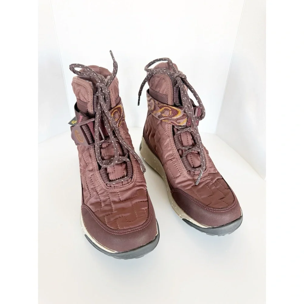 NWT Chaco Borealis Quilt Waterproof Boots in Mahogany, Size 6